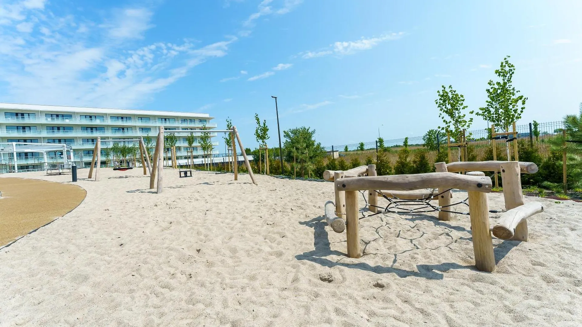 Apartment Polanki Aqua Apartamenty Nielimitowany Dostep Do Basenow Parking Free Kolobrzeg